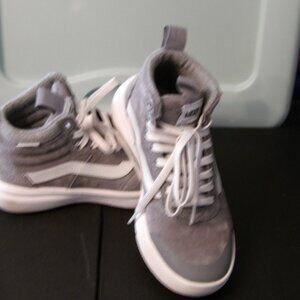 Van's Frost Gray Ultra Range Hi Mate VN0A3ZD1UR1 Size 5